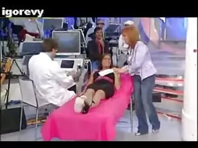 Hon tillåter honom att göra allt