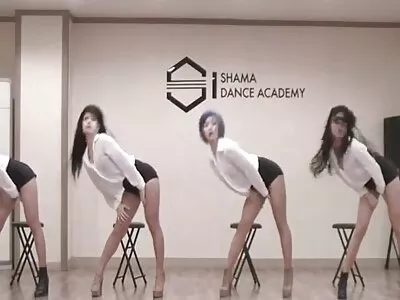 Tonåring knullar i köket