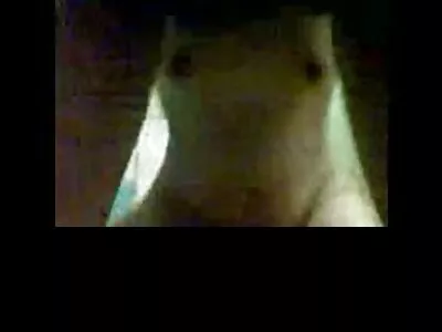 Sexig tonåring fylld med leksaker